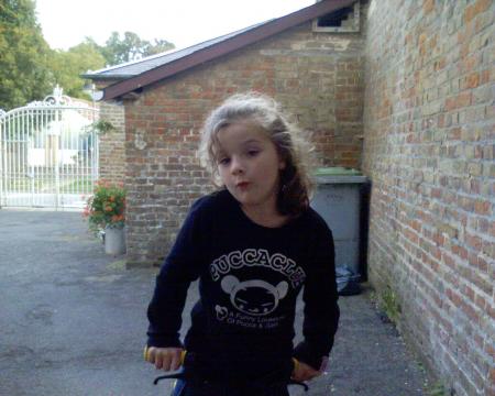 léa la pirate !!